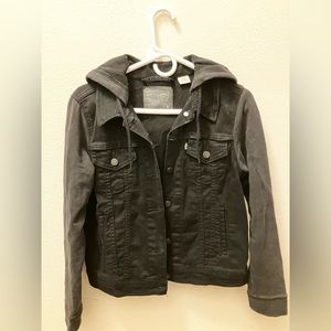 Women’s Black Levi Hybrid Trucker Jacket